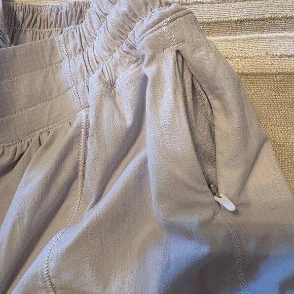 Lululemon Hotty Hot Low Rise Swift Lined Running Shorts – Light Grey, XS (2) - Picture 4 of 8